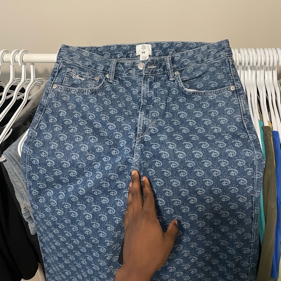 H&M/Disney colab Loose Jeans - Picture 4 of 5
